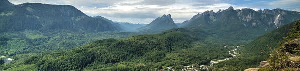 mountains, valley, stream (c) unsplash